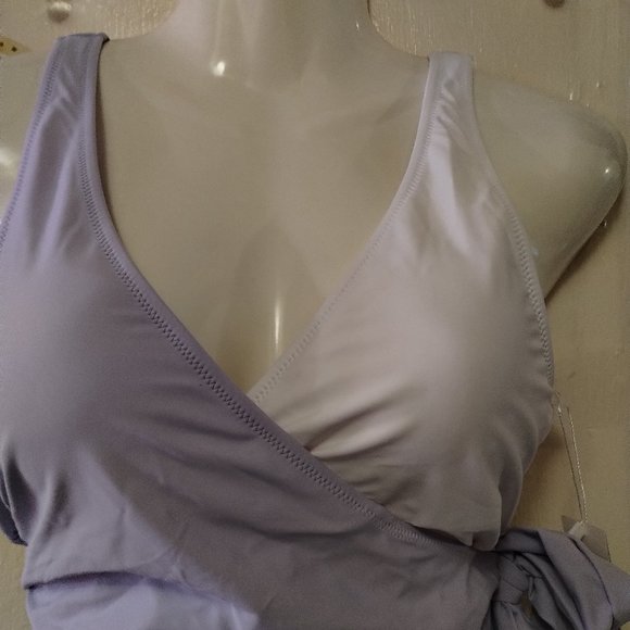 Felnart (M) Cross Front Colorblock One Piece - Picture 2 of 10